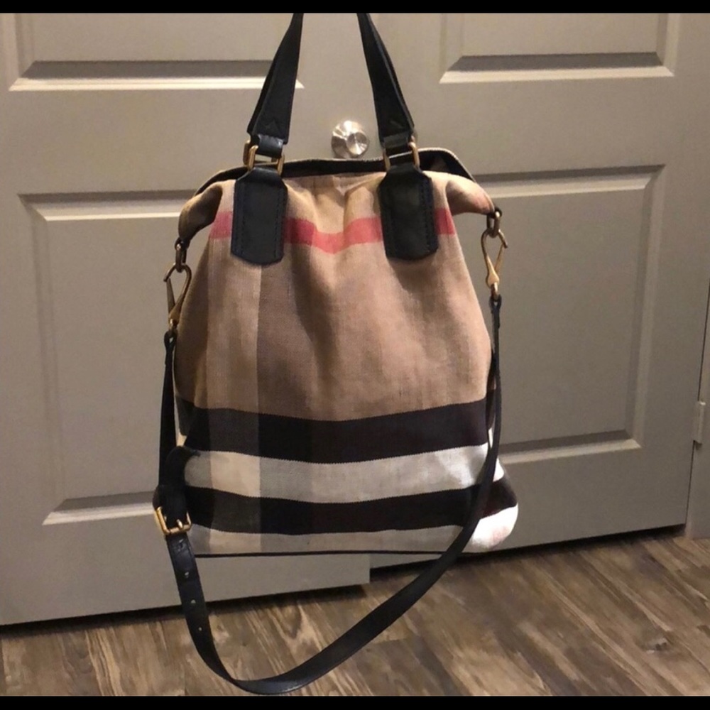 Burberry Tote/ Crossbody